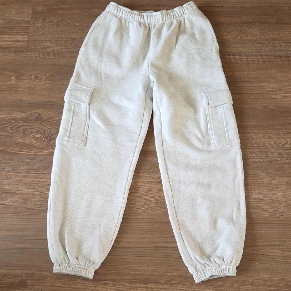 Womans Aritzia Joggers
